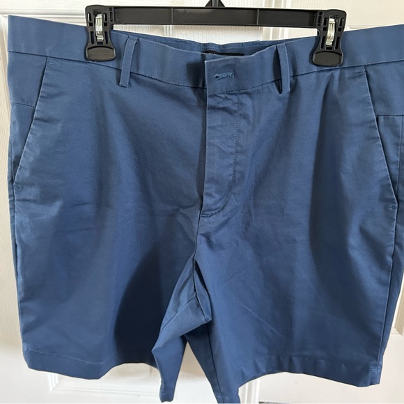 NWOT Mens Aiden Dress Short by Banana Republic waist 36 X 19” L Polyester blend - Picture 5 of 16